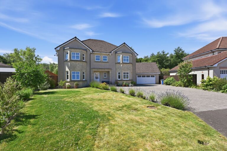 Kinellar Place, Thornton, KY1